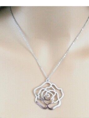 Harriet Ave Jewels Silver Openwork Rose Pendant Necklace